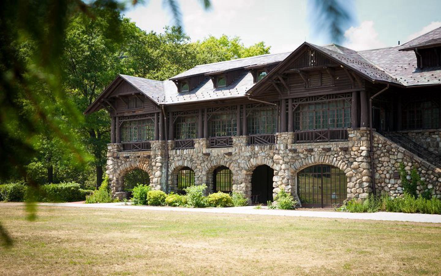 Bear Mountain Inn photo