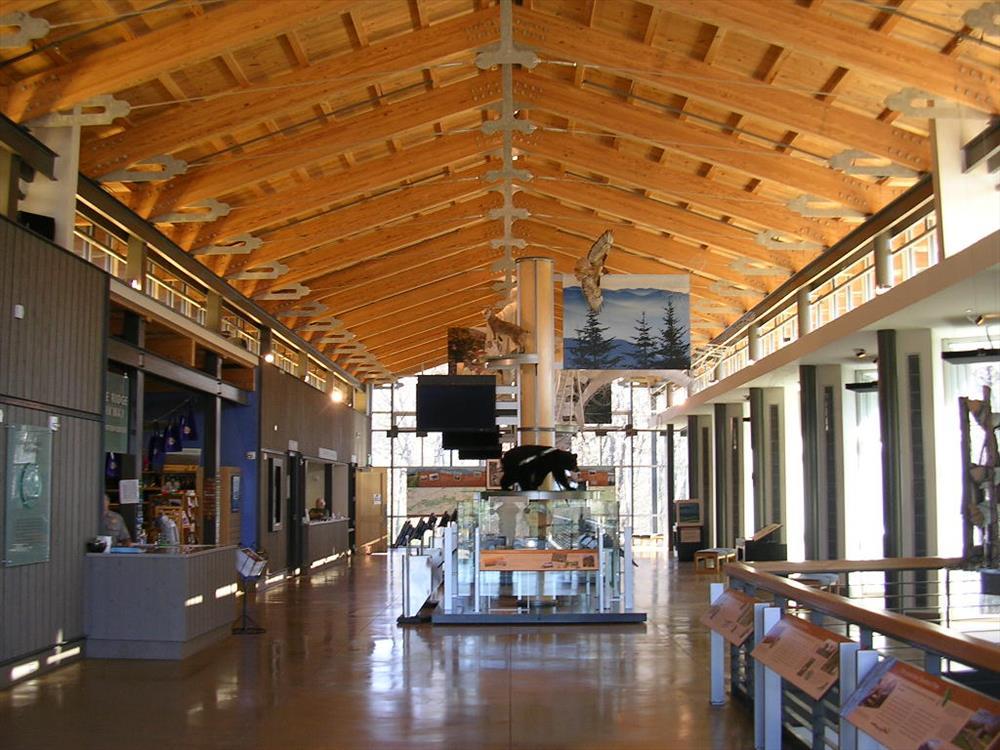 Blue Ridge Parkway Visitor Center (Milepost 384) photo 2