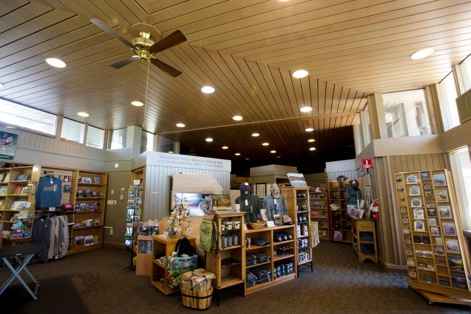 Kawuneeche Visitor Center photo