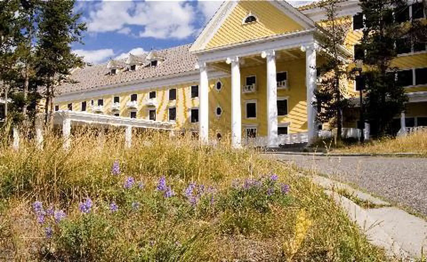 Lake Yellowstone Hotel and Cabins photo 3