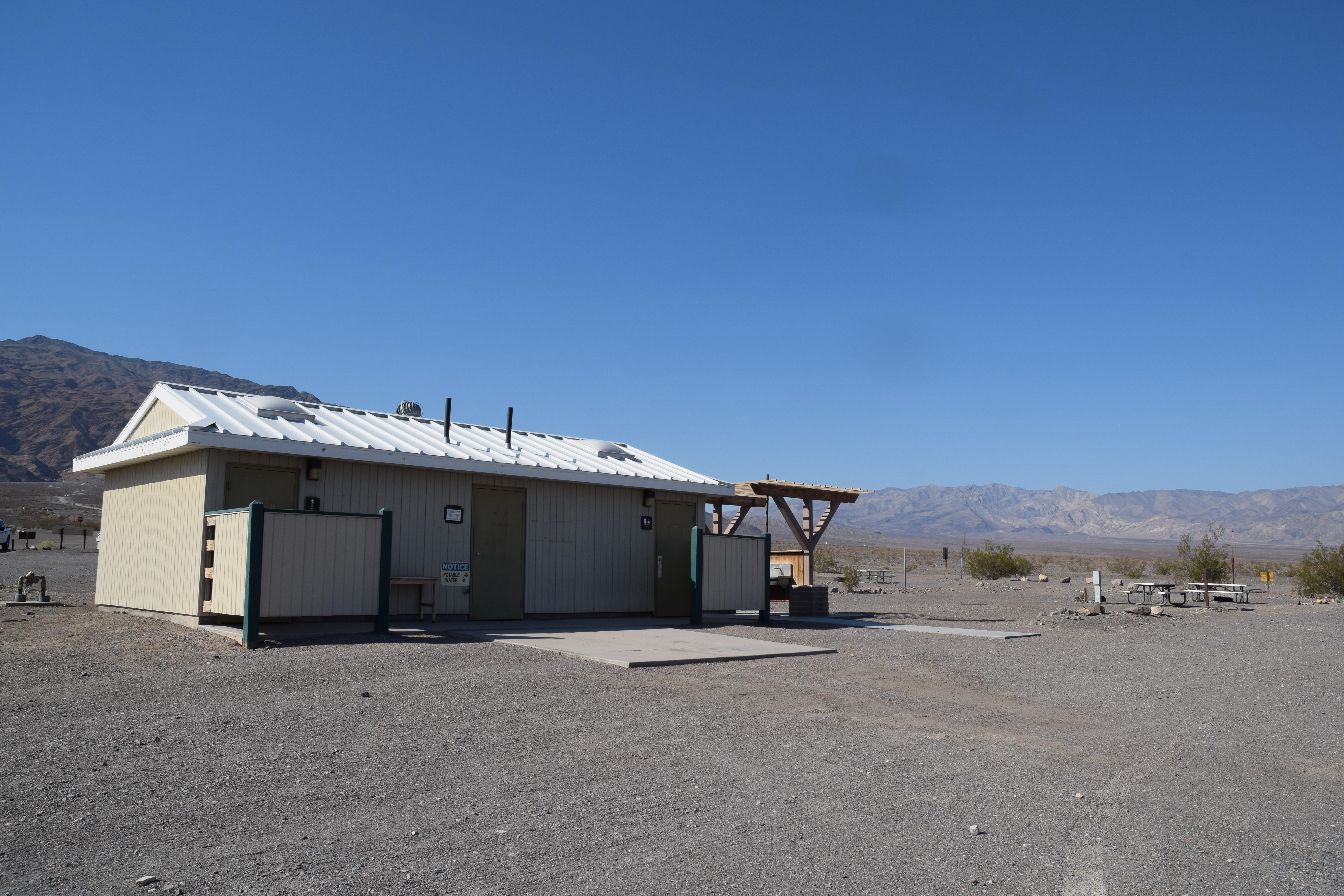 Stovepipe Wells Campground photo