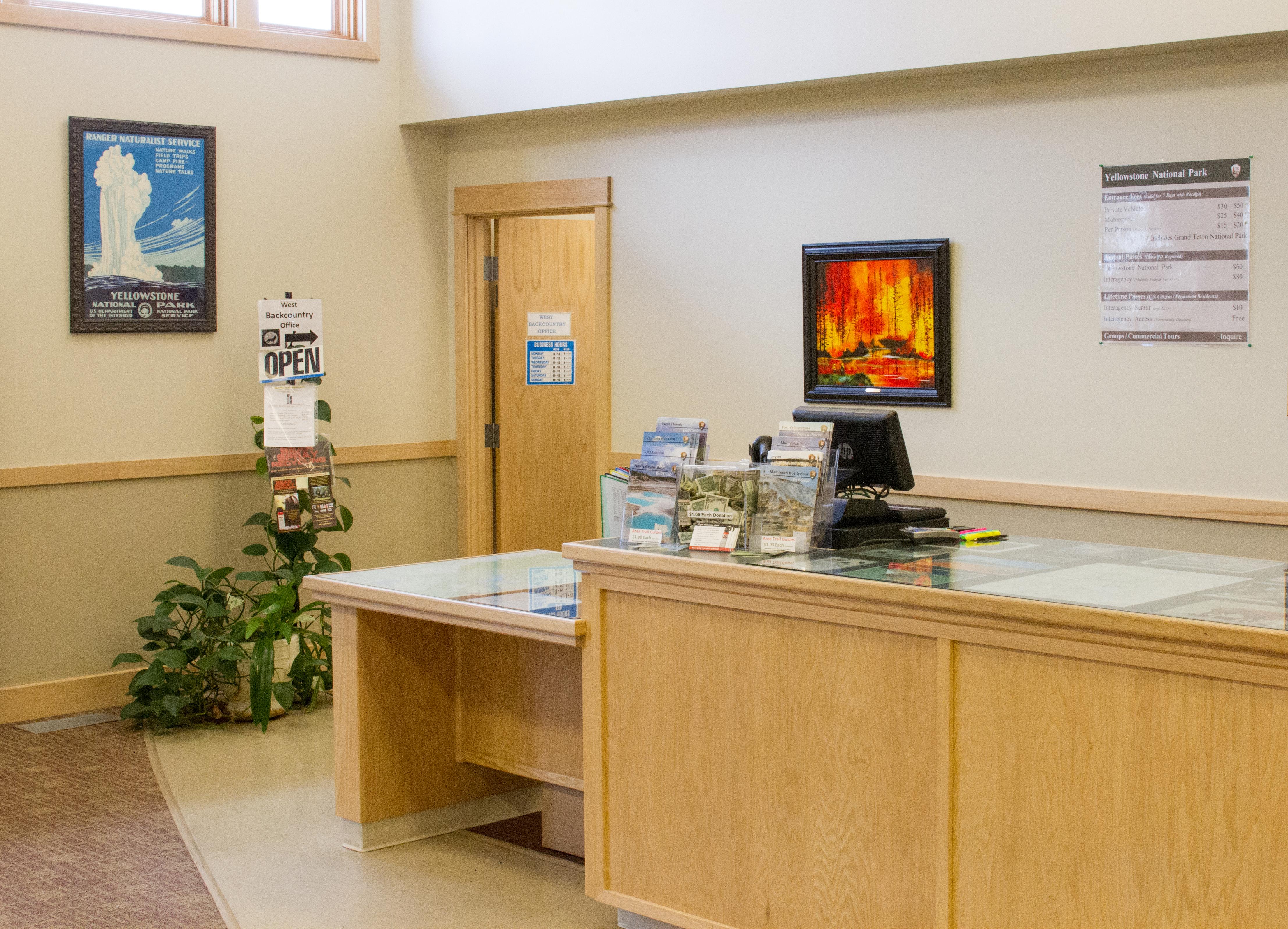 West Yellowstone Visitor Information Center (NPS Desk) photo 2