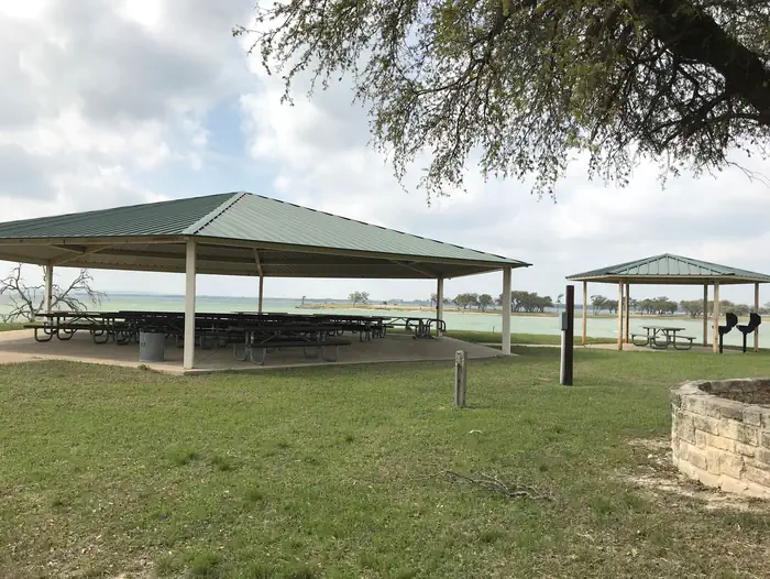 AIRPORT BEACH SHELTER photo 2
