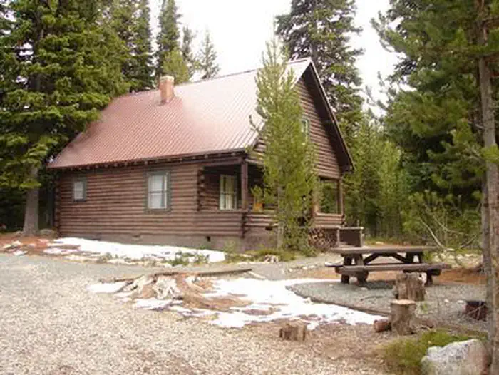 ANTHONY LAKE GUARD STATION photo