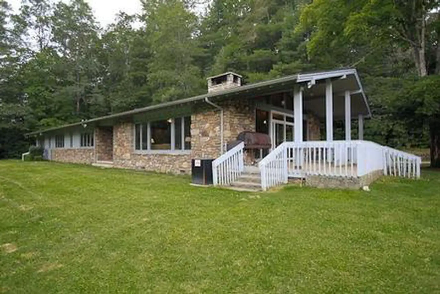 BALSAM LAKE LODGE photo