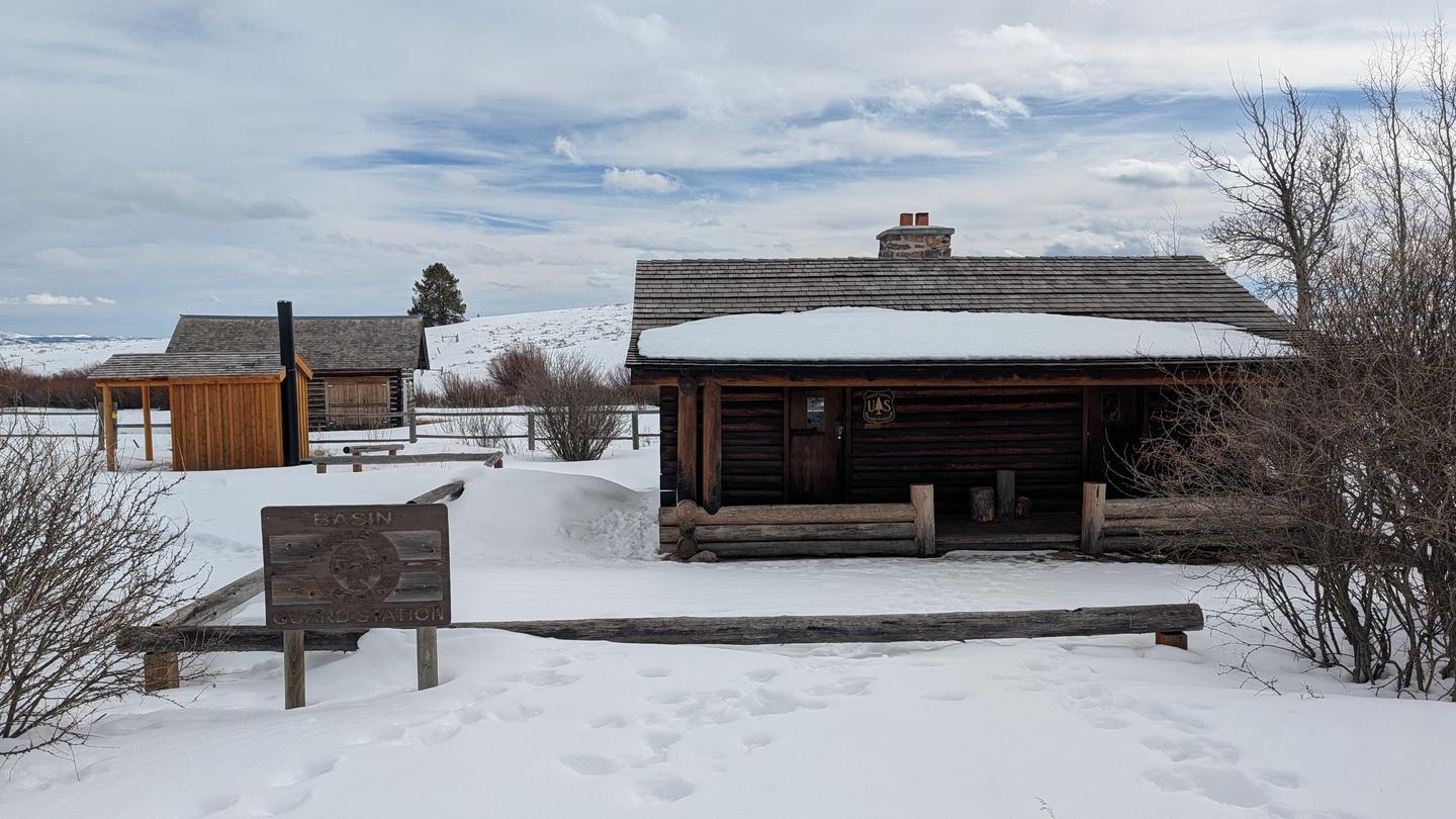 BASIN STATION CABIN photo