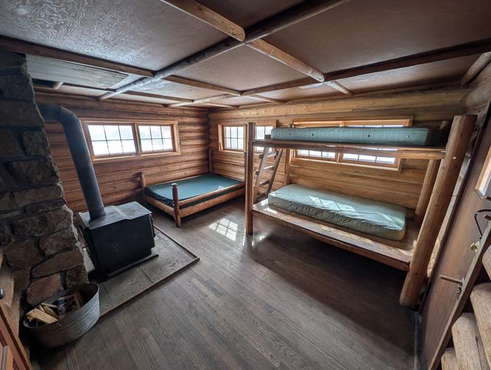BASIN STATION CABIN photo 2