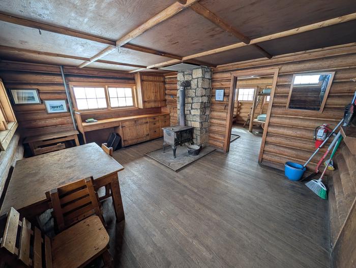 BASIN STATION CABIN photo 3
