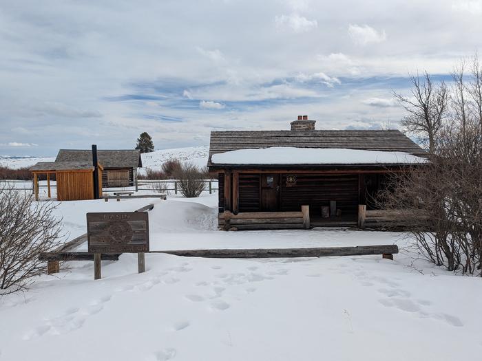 BASIN STATION CABIN photo 4