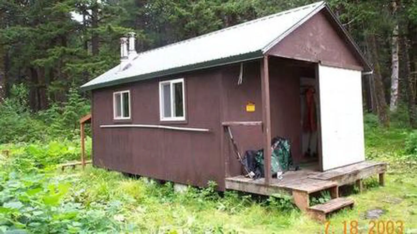 BEACH RIVER CABIN photo