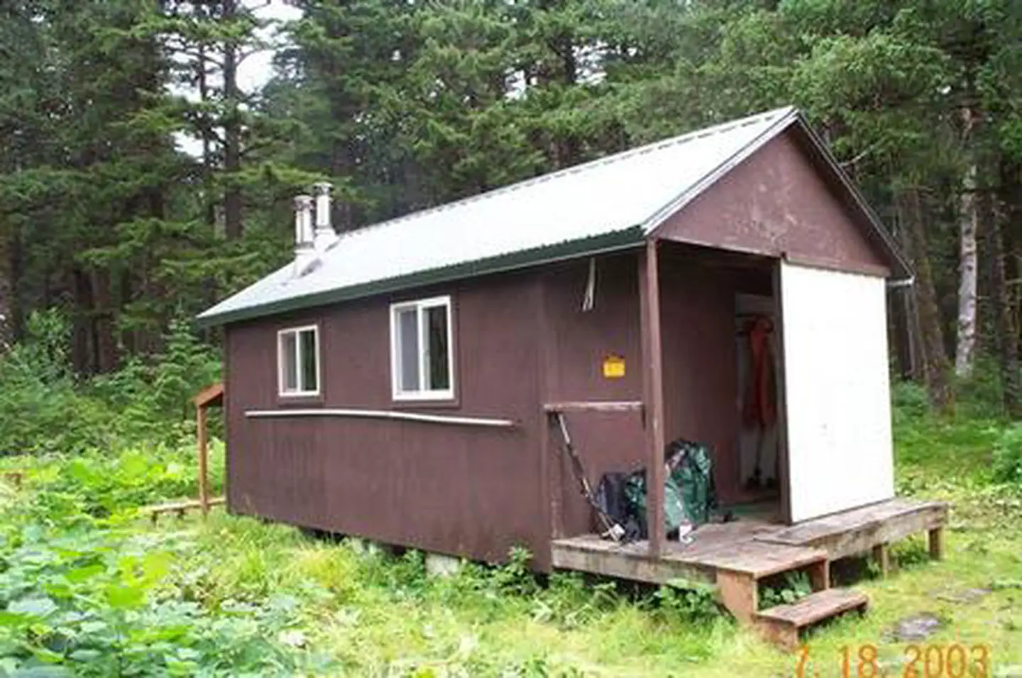 BEACH RIVER CABIN photo 3