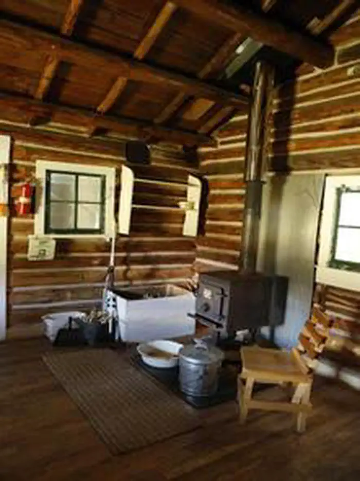 BLACK BUTTE CABIN photo 2