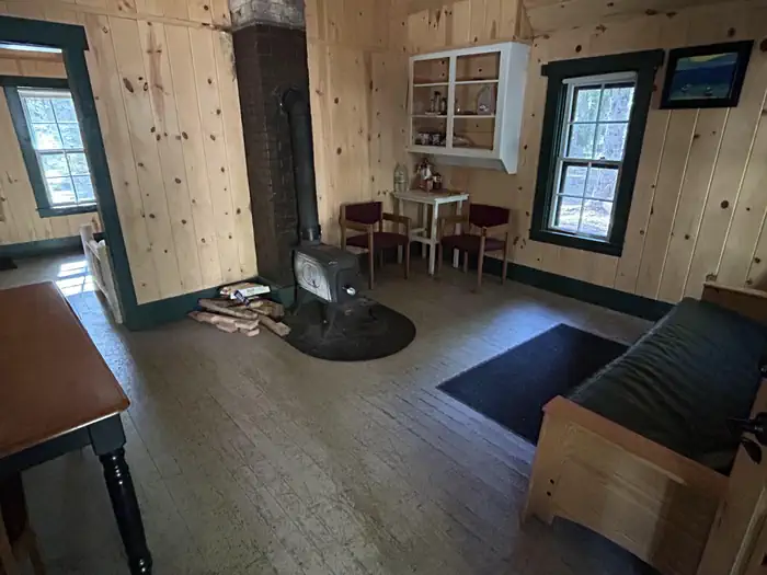 BOX CANYON GUARD STATION CABIN photo 4