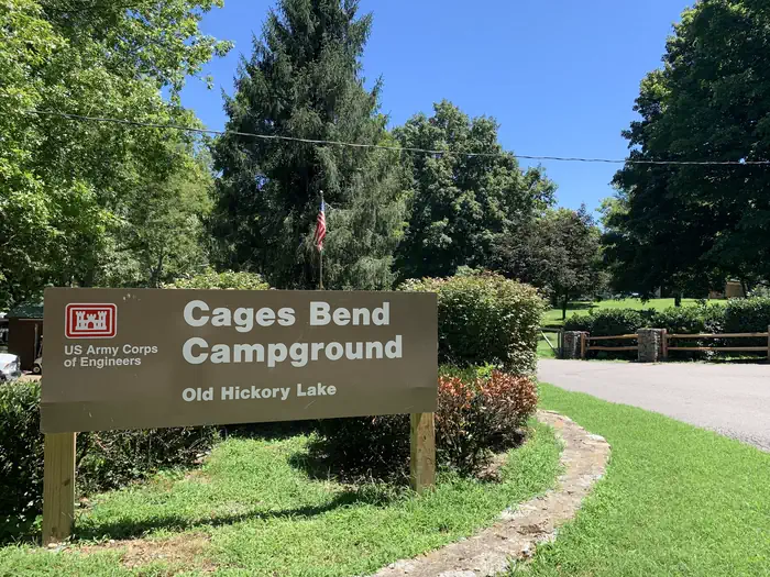 CAGES BEND photo