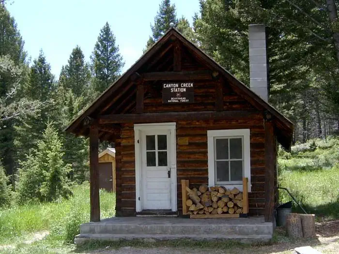 CANYON CREEK CABIN photo 4