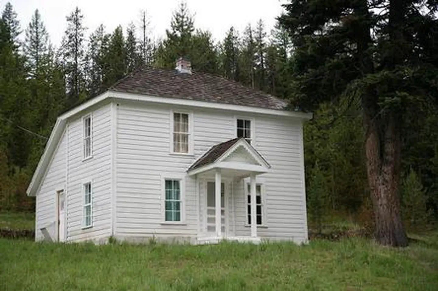CARETAKERS CABIN photo