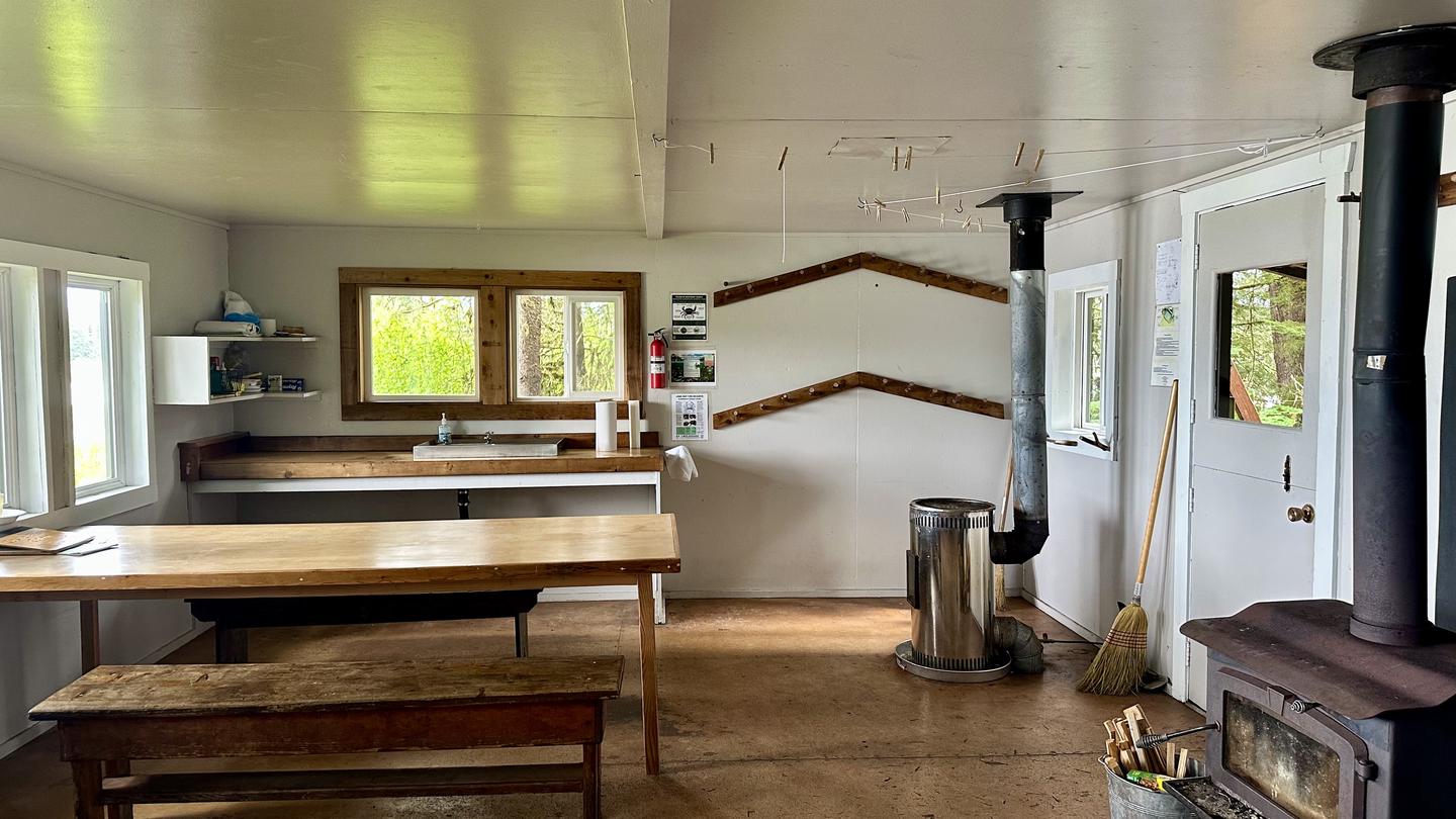 CASTLE FLATS CABIN photo 2