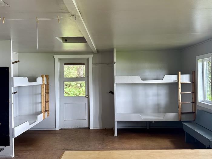 CASTLE FLATS CABIN photo 3
