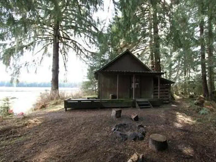 CASTLE FLATS CABIN photo 4