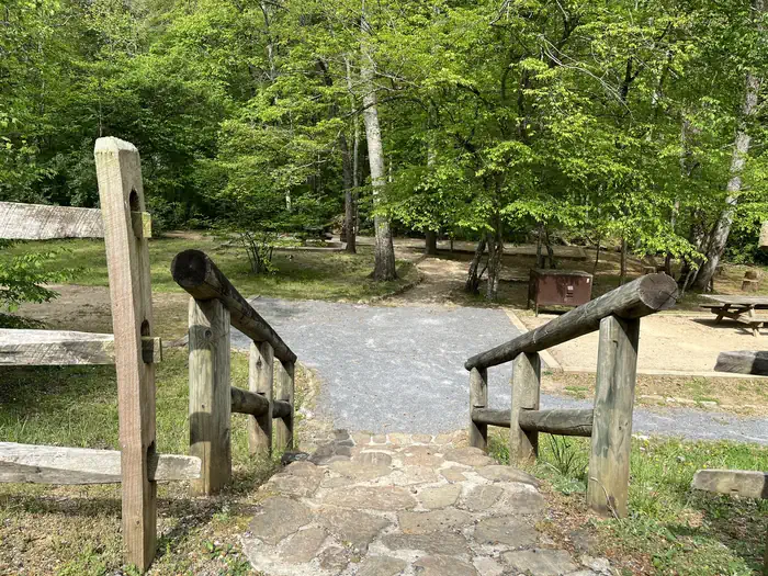 CAVE MOUNTAIN LAKE GROUP CAMP photo 4