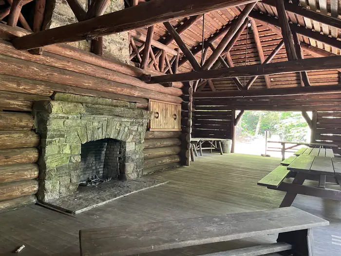 CAVE MOUNTAIN LAKE GROUP PICNIC SHELTER photo 2