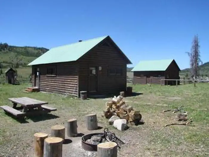CAZIER CABIN photo 2