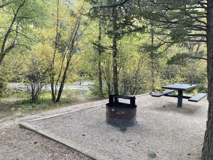 CHALK LAKE photo 3