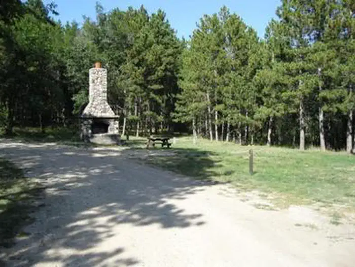 CHIMNEY LOOP CAMPGROUND photo 2