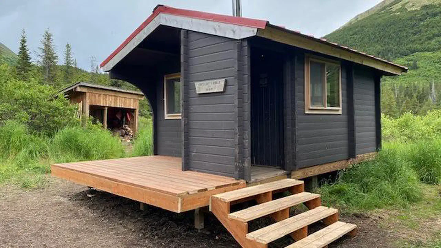 CRESCENT SADDLE CABIN photo