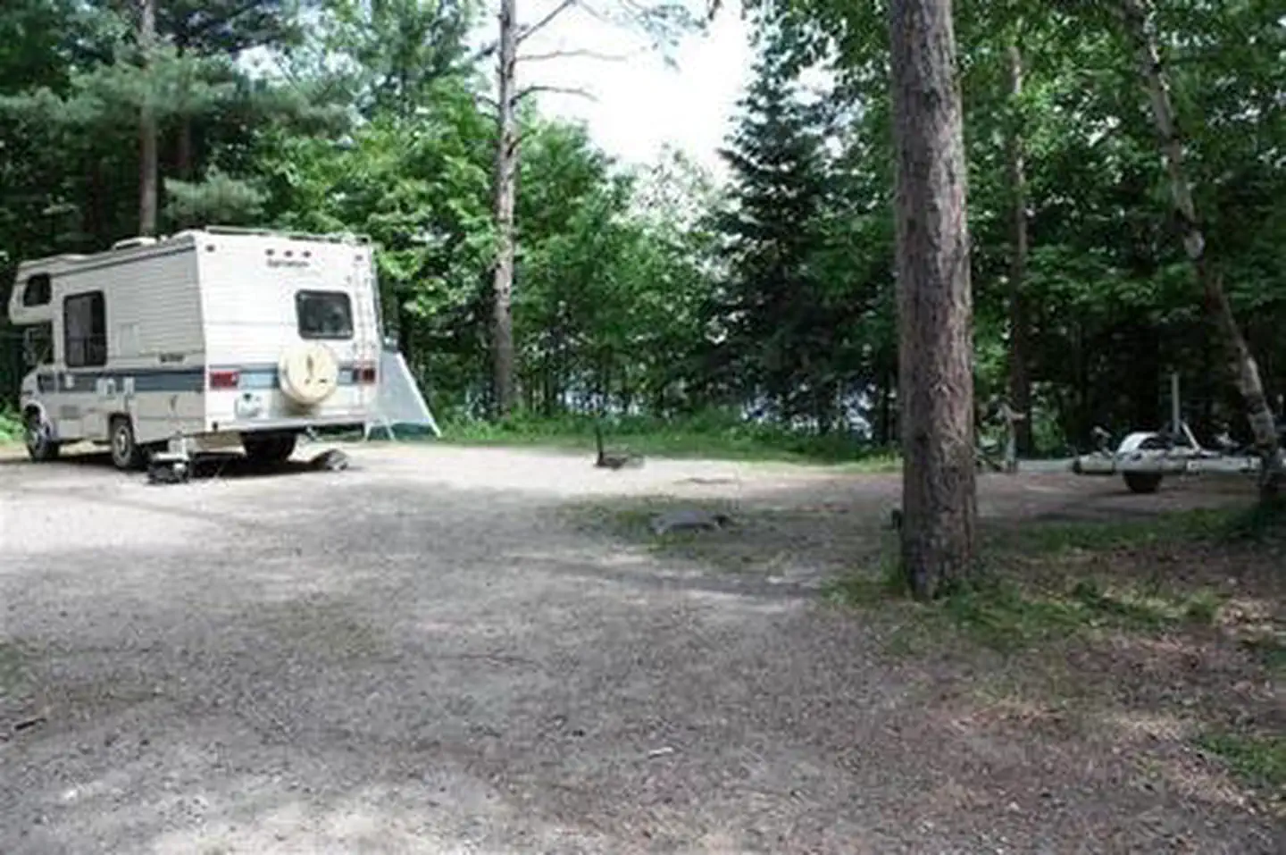 DEER LAKE photo 3