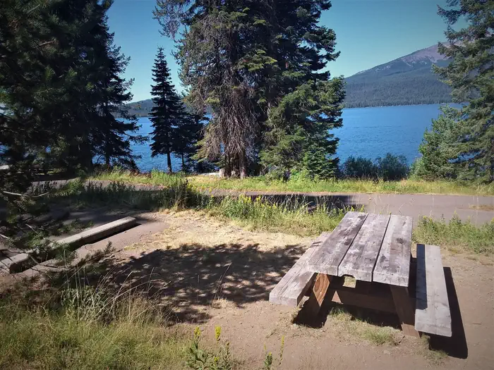 DIAMOND LAKE photo 3