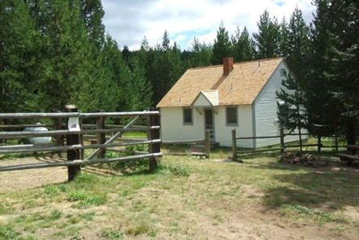 DITCH CREEK GUARD STATION CAB photo