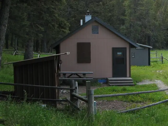 DRY WOLF CABIN photo 2