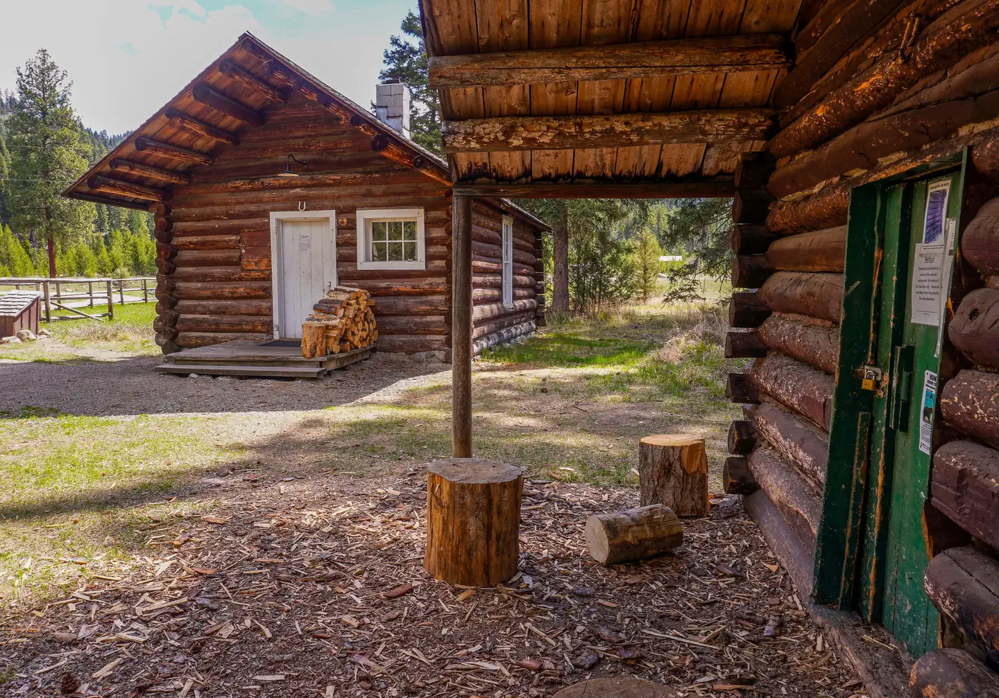 EAST FORK CABIN photo 2
