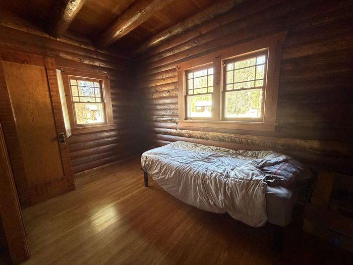 ELK CREEK CABINS photo 2