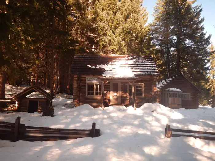 FISH LAKE REMOUNT DEPOT CABINS photo 2