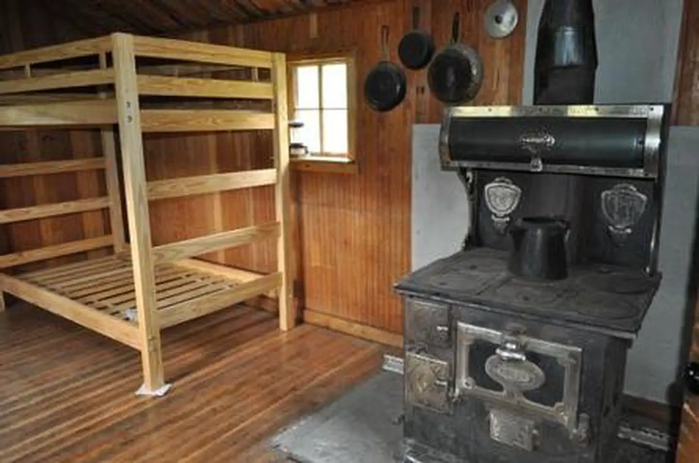 FITTON GUARD STATION CABIN photo