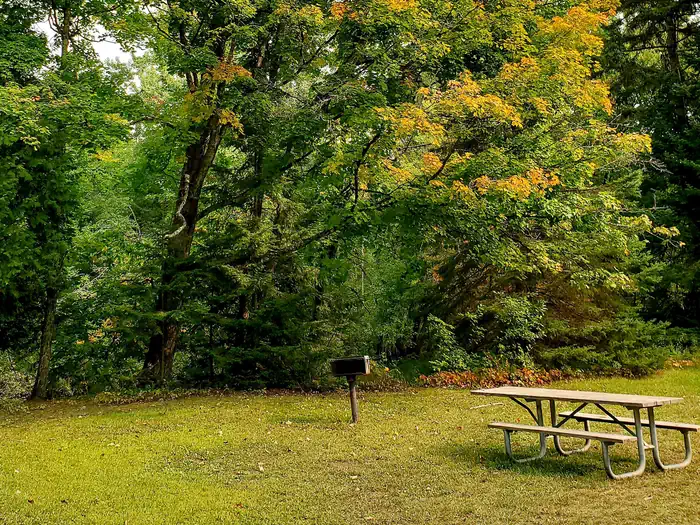 FLOWING WELL CAMPGROUND photo 3
