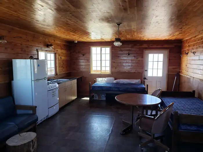 FREMONT POINT CABIN photo 3