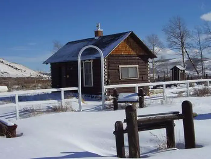 GRIZZLY CREEK GUARD STATION photo 5