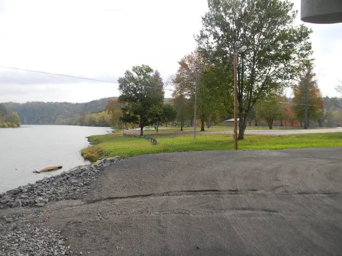 HARPETH RIVER BRIDGE CAMPGROUND (TN) photo 2