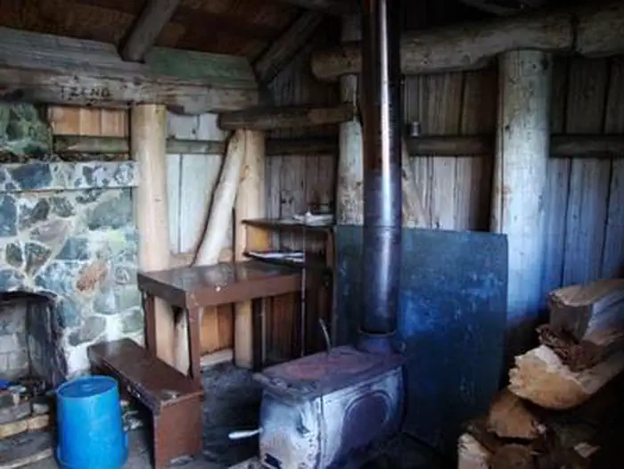 HASSELBORG CREEK CABIN photo 5
