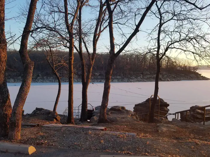 HAWTHORN BLUFF photo 2