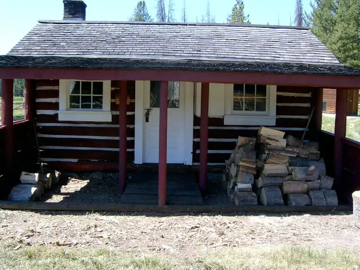 HOGAN CABIN photo 2