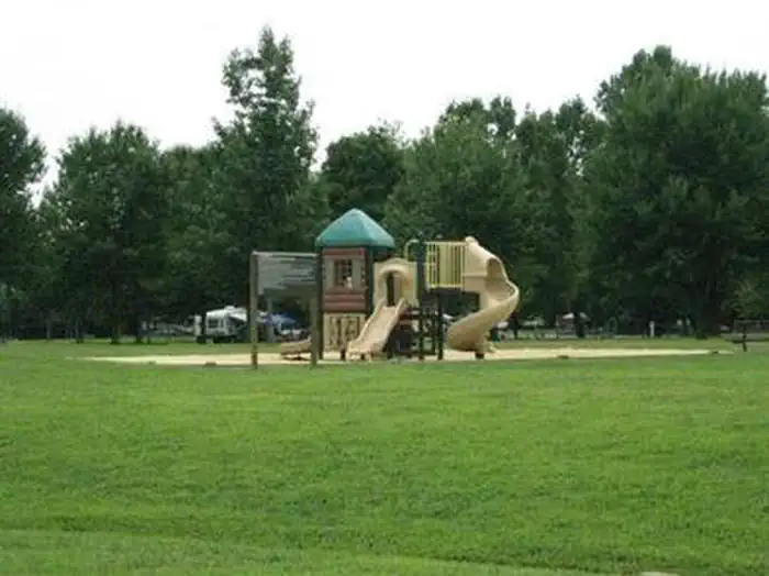 HOLMES BEND photo 2