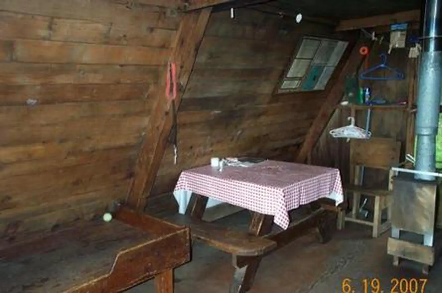 HOOK POINT CABIN photo 2
