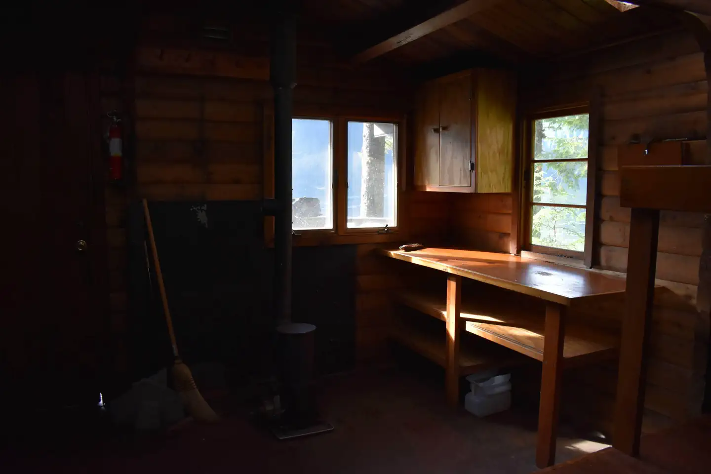 HUMPBACK LAKE CABIN photo 4