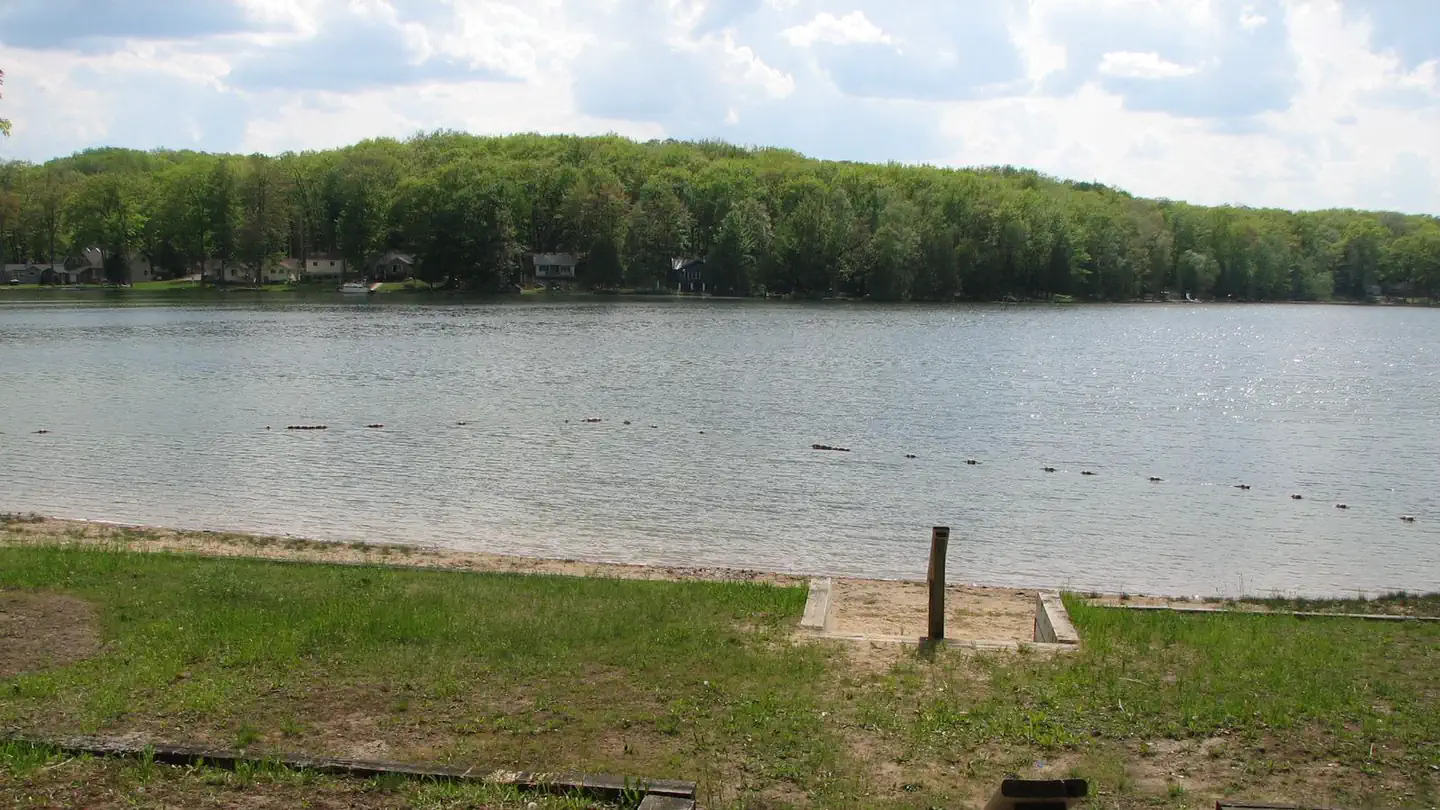 Island lake (MI) photo
