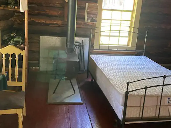 KENCK CABIN photo 2