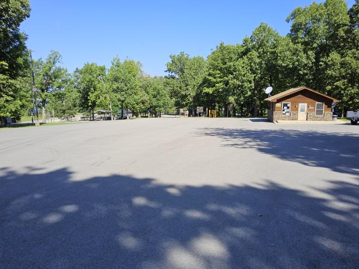LAKEVIEW PARK photo 3